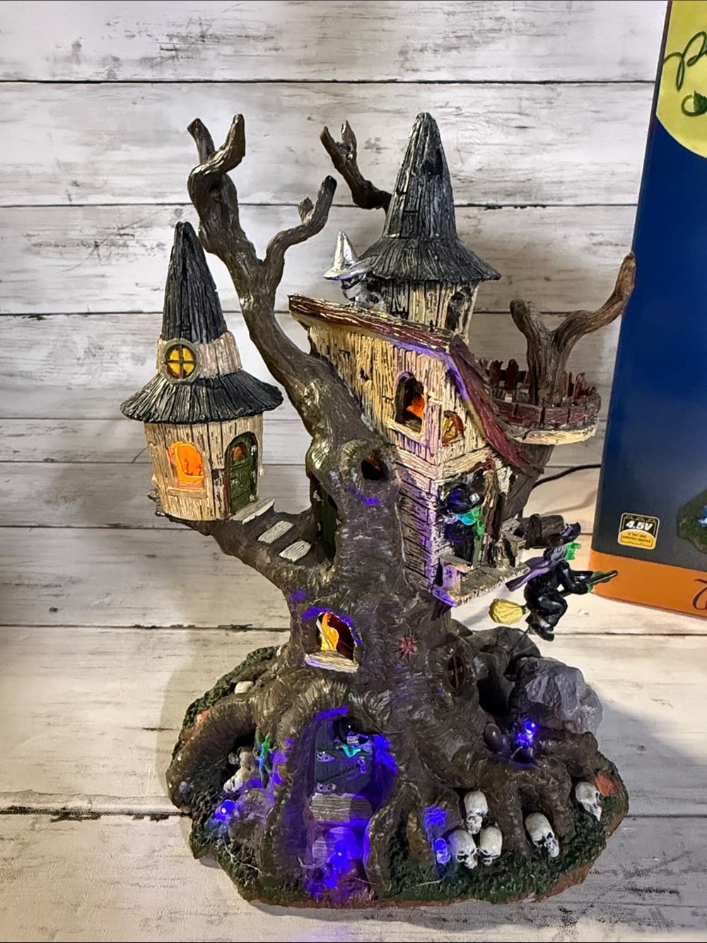 Lemax Witches Perch 2006 Light up Retired Rare Halloween Pumpkin Hollow Tree
